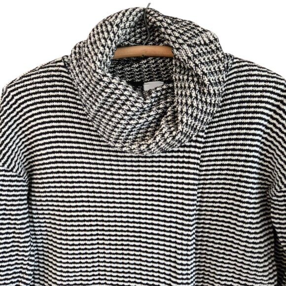 Cabi Fergie Split Turtleneck Sweater Black White Striped Womens Small - Picture 4 of 10